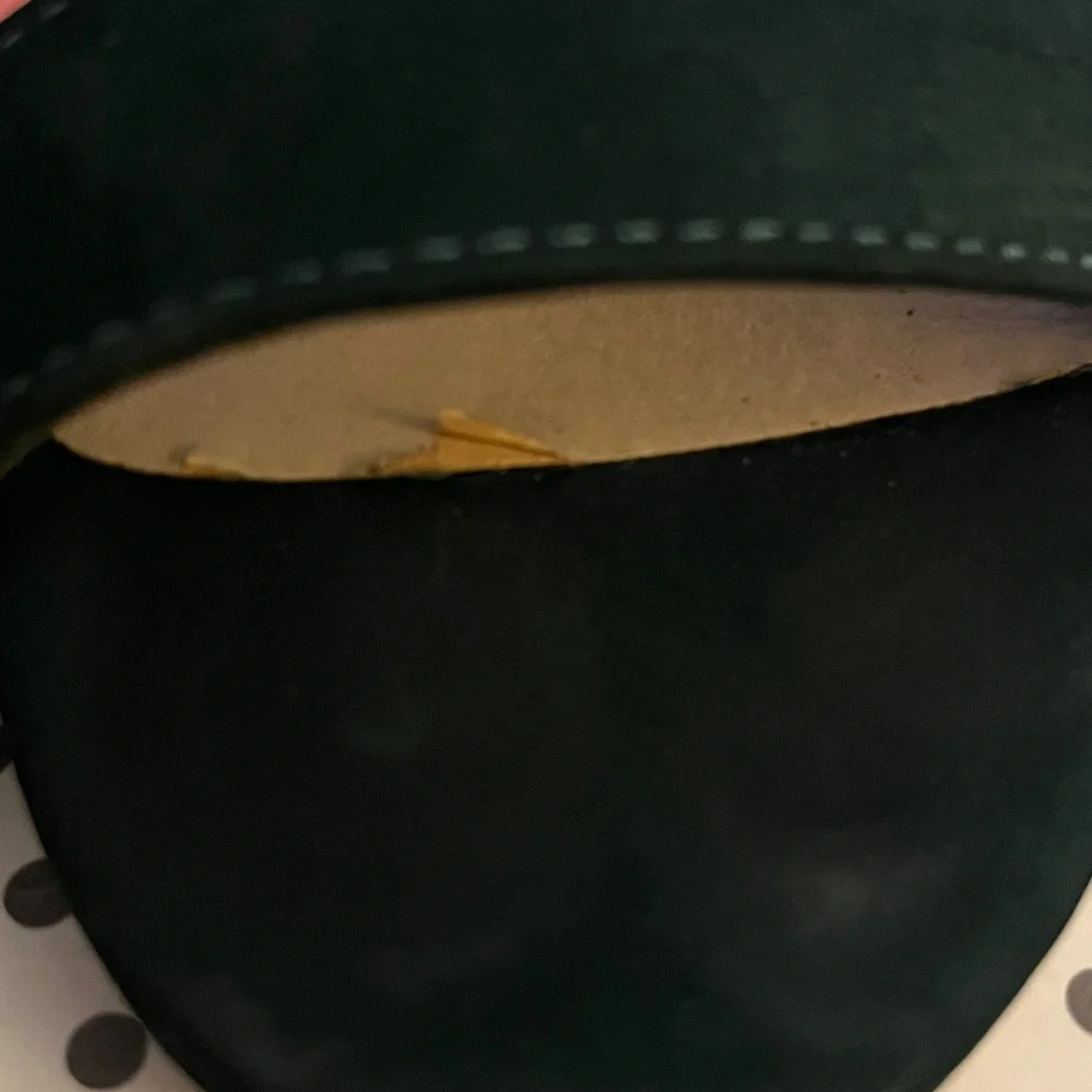 Elegant Women's Heels 7.5 Forest Green soft velvet feel worn to a wedding - Picture 7 of 12